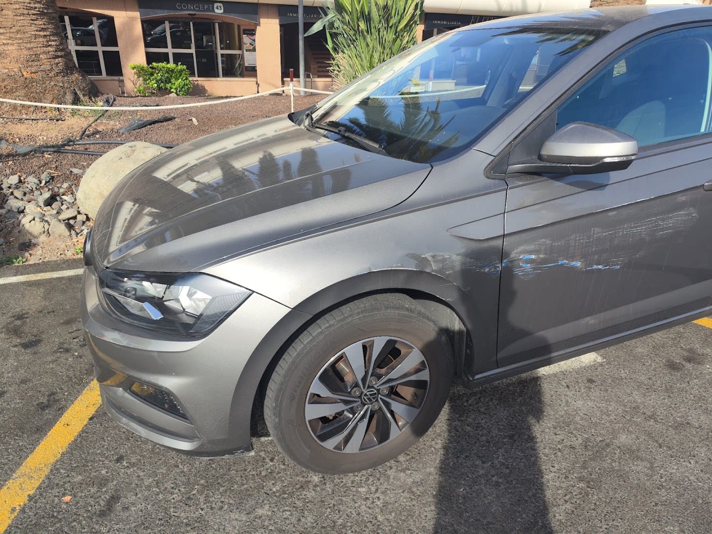 Isla Car photo 2