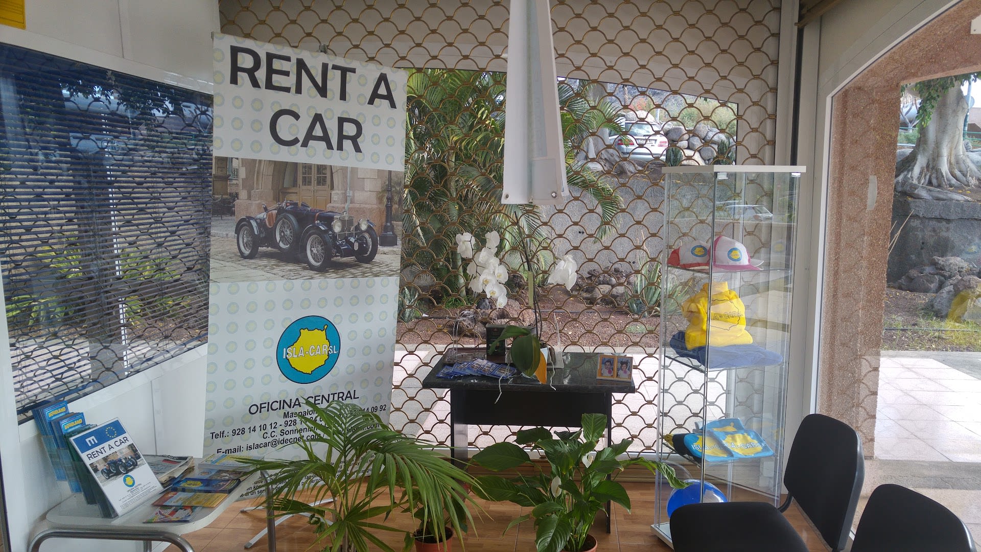 Isla Car photo 4