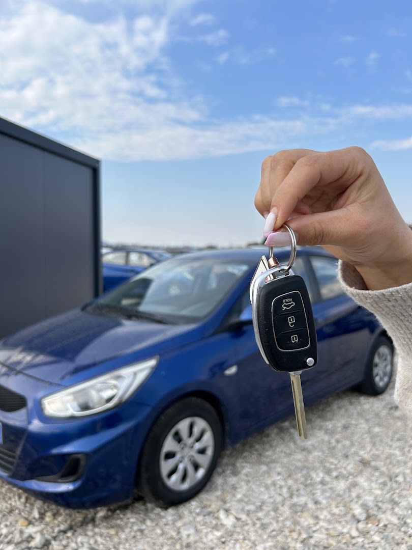 REA Rental photo 3