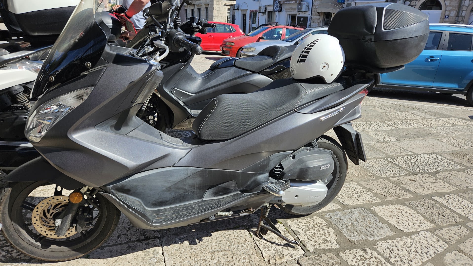 Rent a Car & Scooter OK photo 4