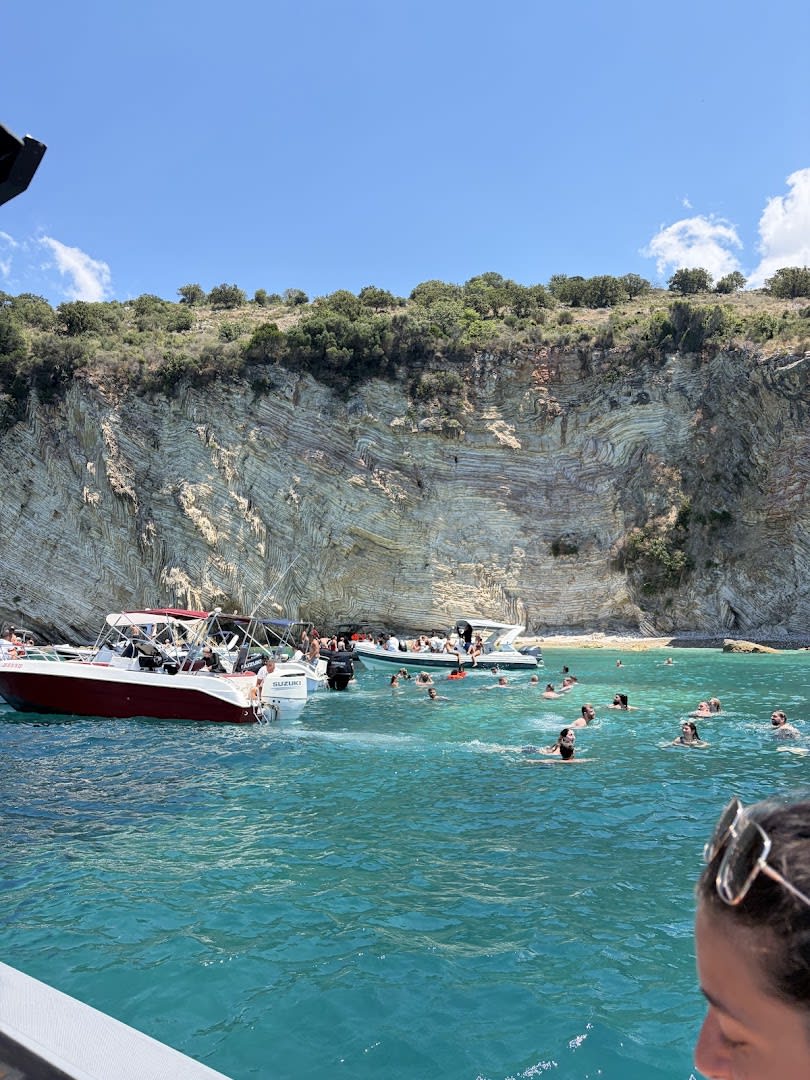DES Boat Tours photo 2