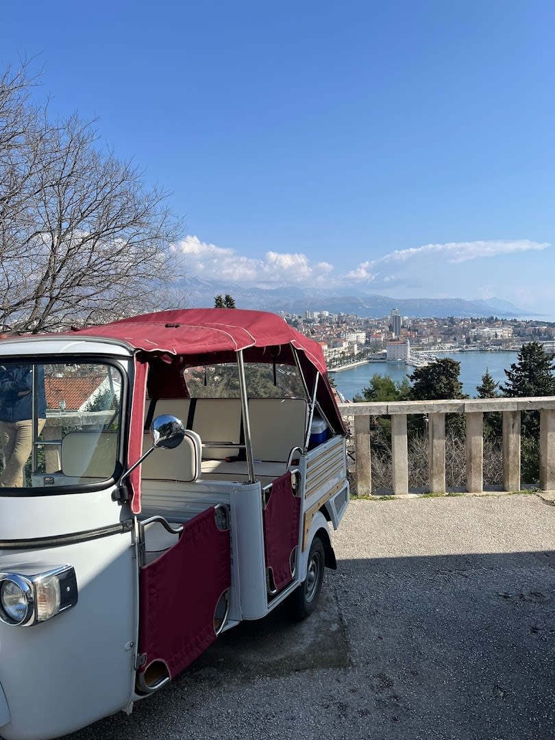 Retro Tuk Split photo 3
