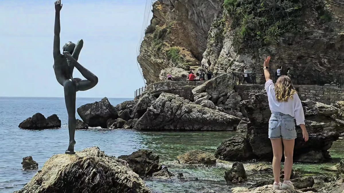 Budva Ballerina Statue photo 2