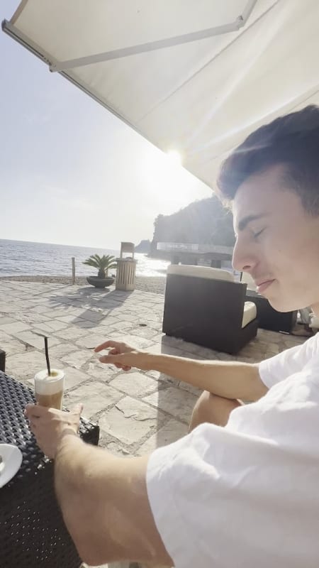 Bermuda Cafe photo 2