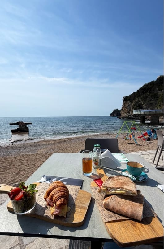 Bermuda Cafe photo 4