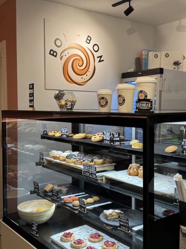 Bon-Bon Cafe & Bakery photo 4