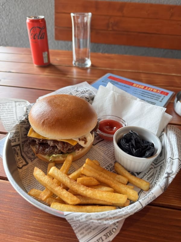 BURA PUB craft & smash photo 5