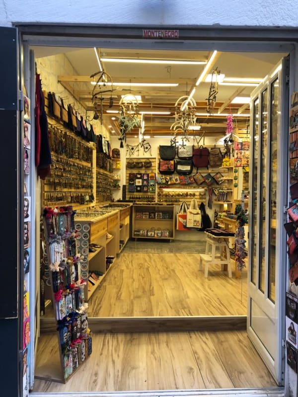 Camuradam Budva Gift Shop photo 4
