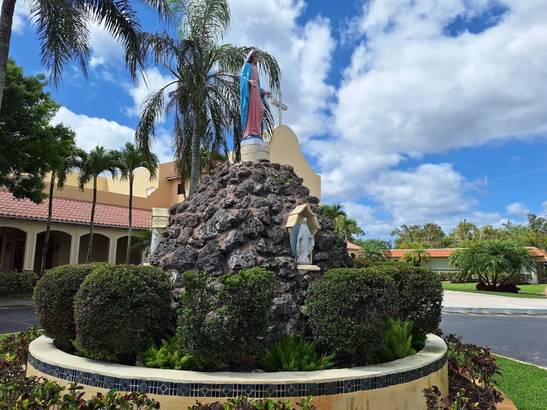 Church of St John the Baptist photo 2