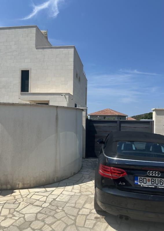 Hulapo Rent a Car photo 4