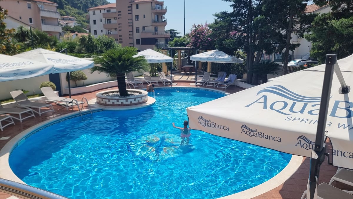 Max Prestige photo 4