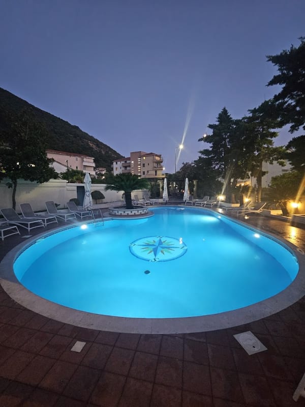 Max Prestige photo 5