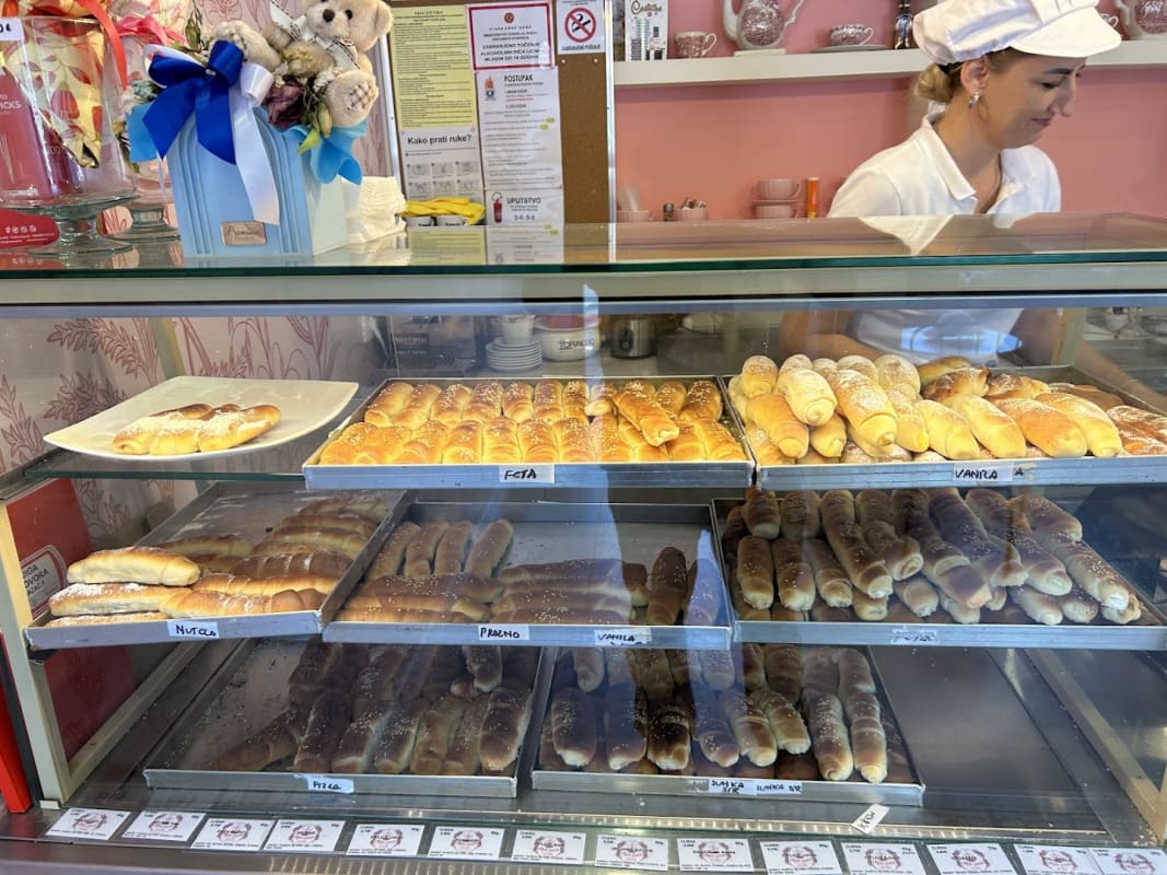 Miris peciva photo 4