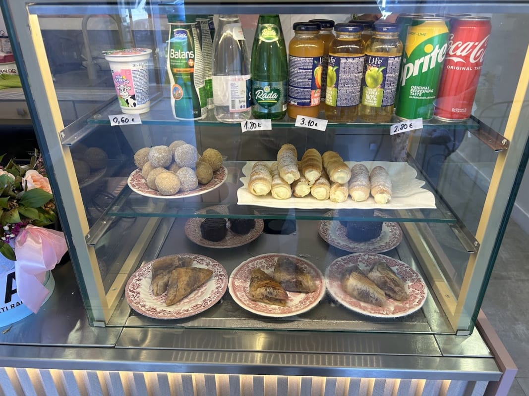 Miris peciva photo 5