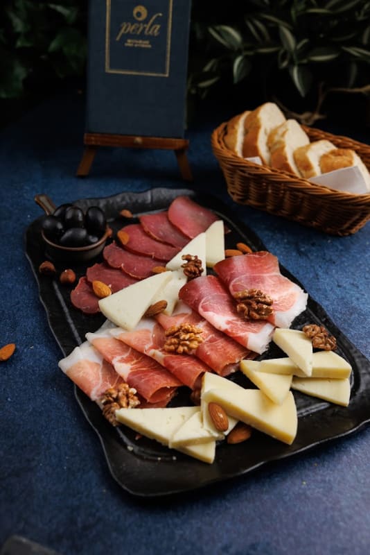 Perla Restaurant & Club photo 3