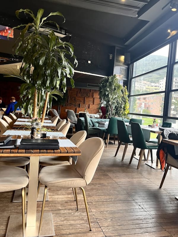 Perla Restaurant & Club photo 5