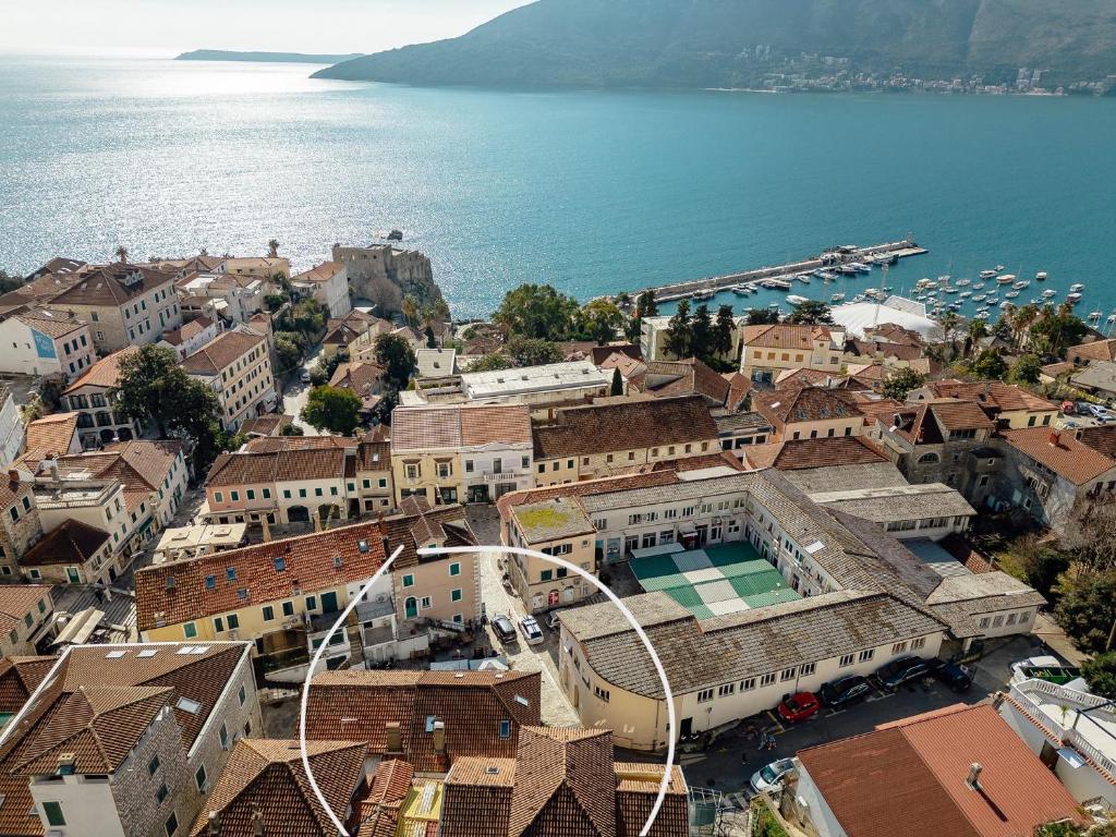 Old Town Escape photo 5