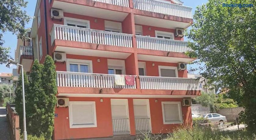 Orange studio photo 2