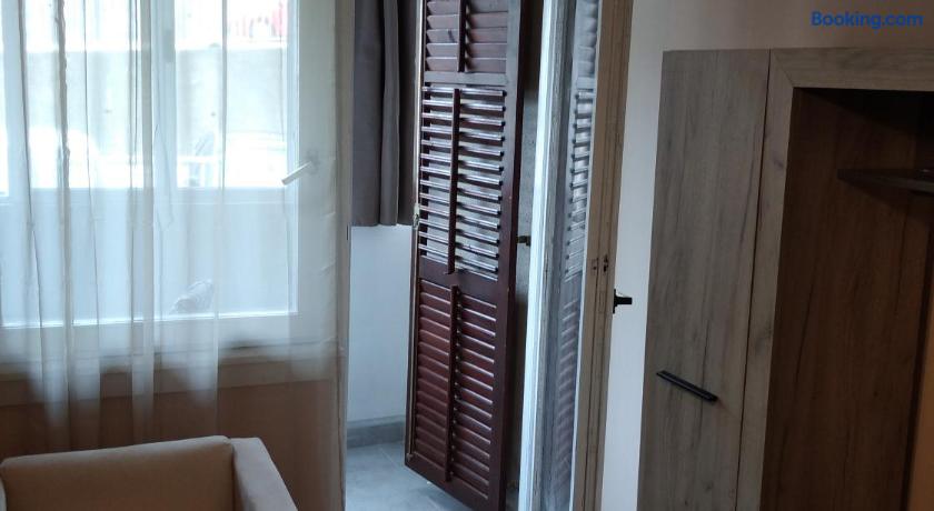 Seashell Little photo 1