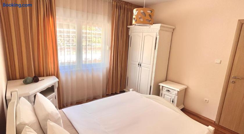 Sunshine House photo 2