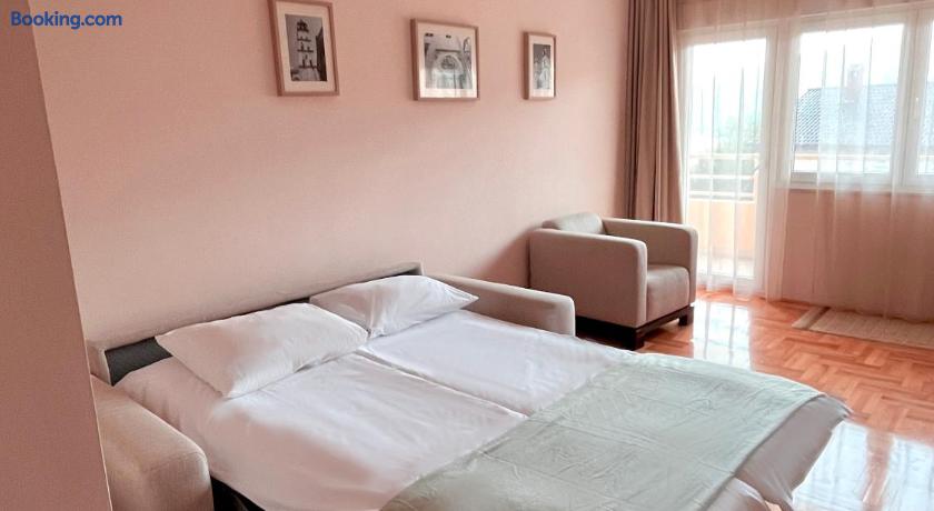 Sunshine House photo 3