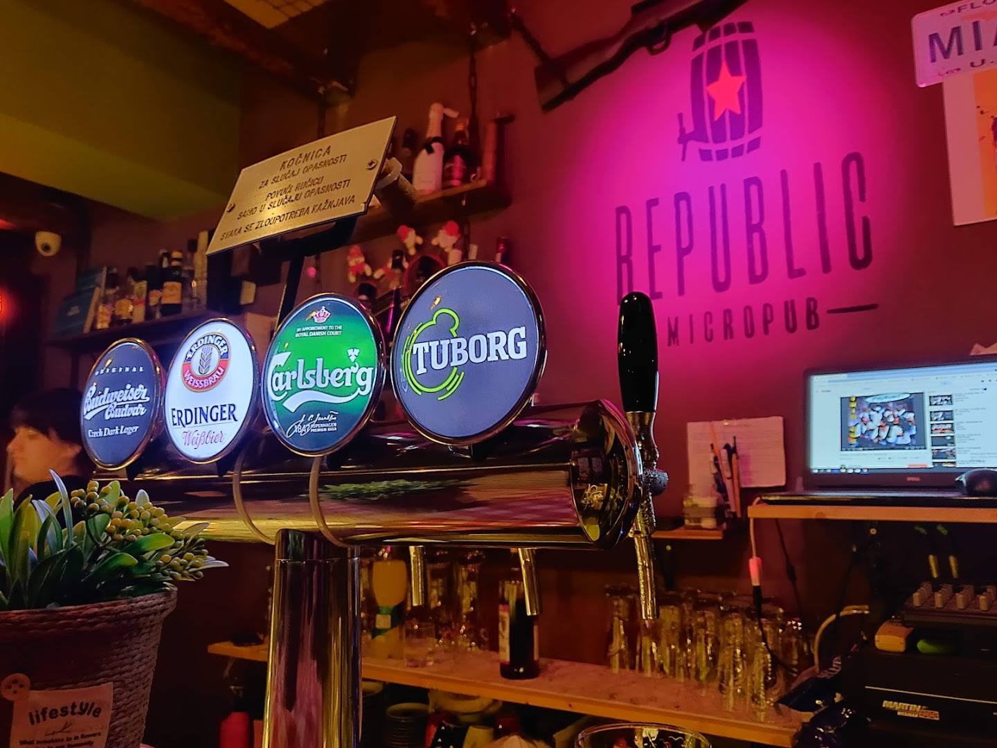 Republic PUB photo 2