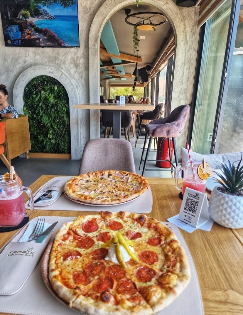 Tropik lounge bar photo 3