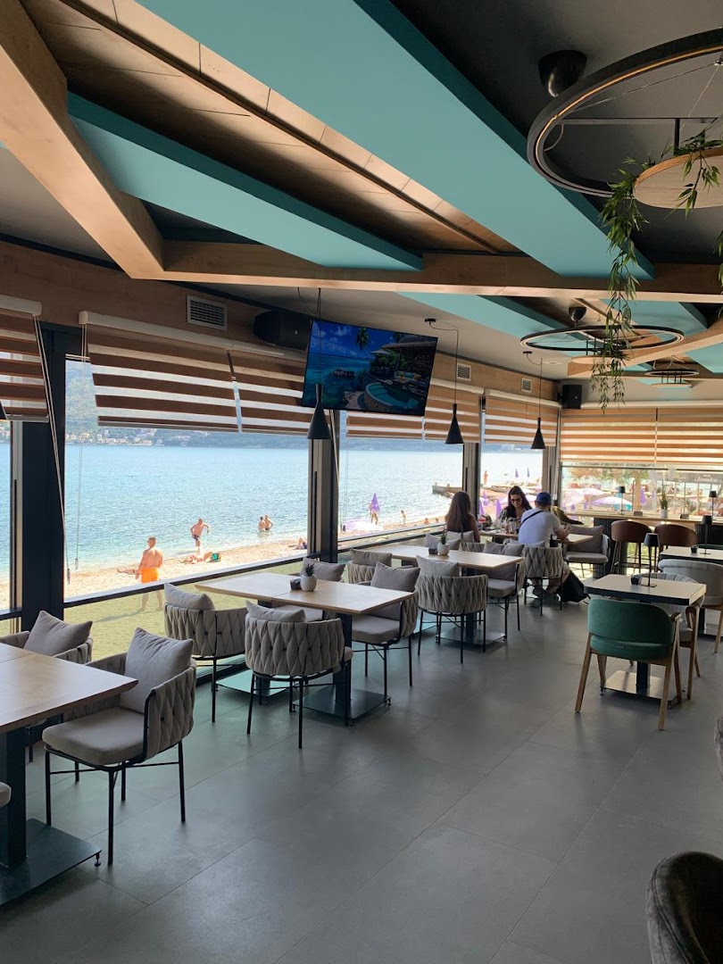 Tropik lounge bar photo 4