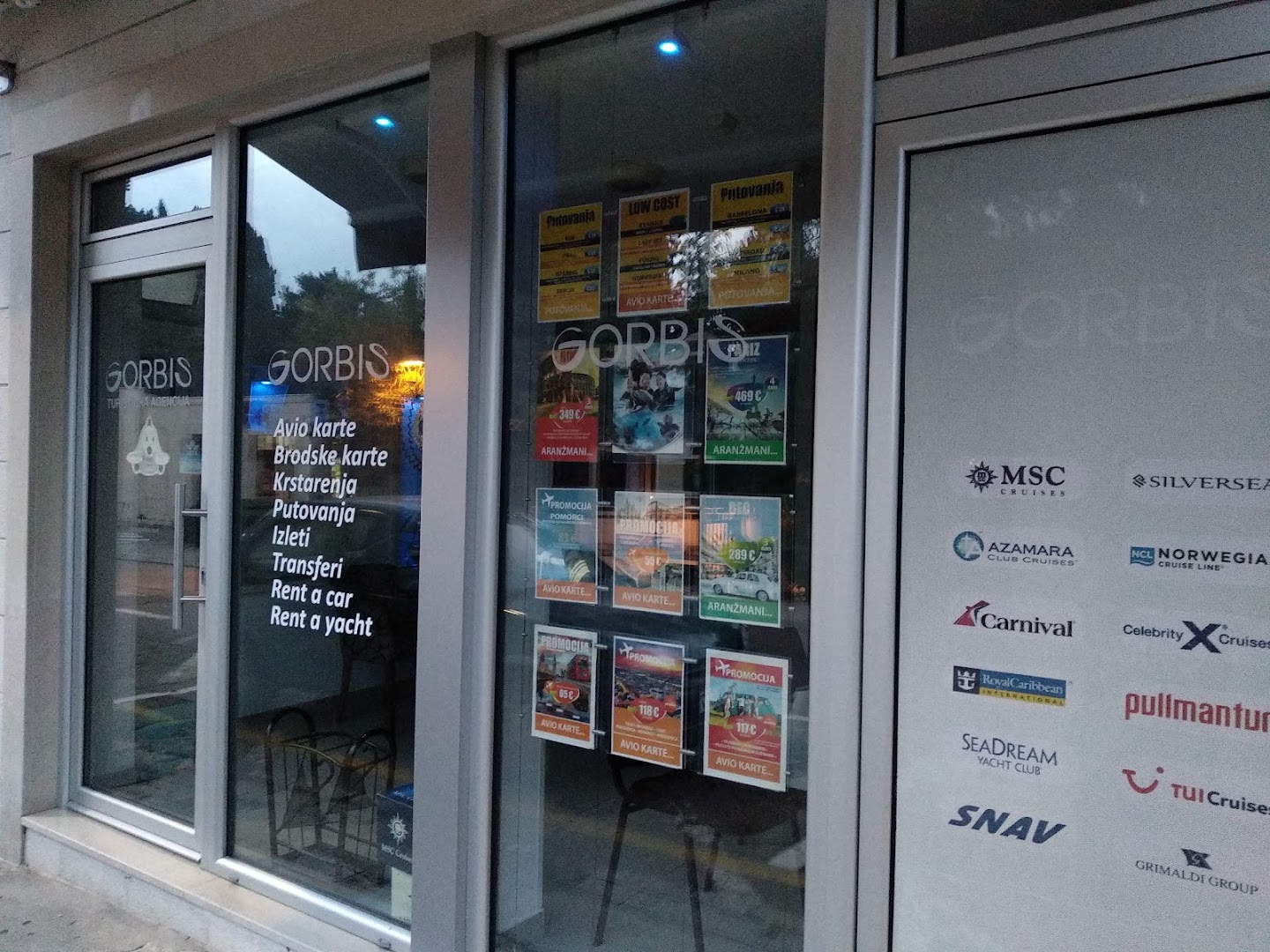 GORBIS Travel photo 2