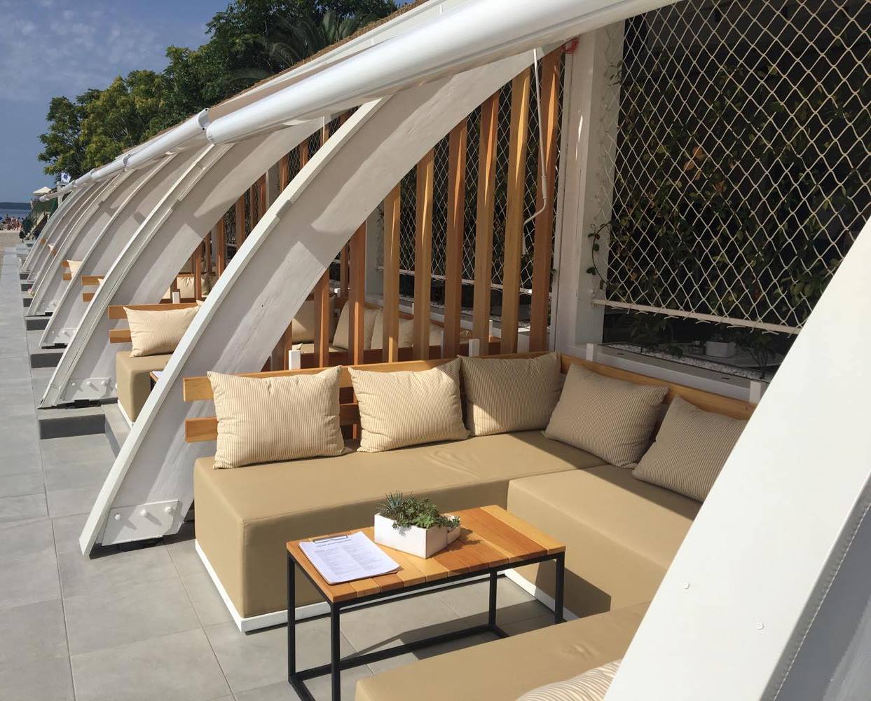 Lazure Beach & Bar photo 1