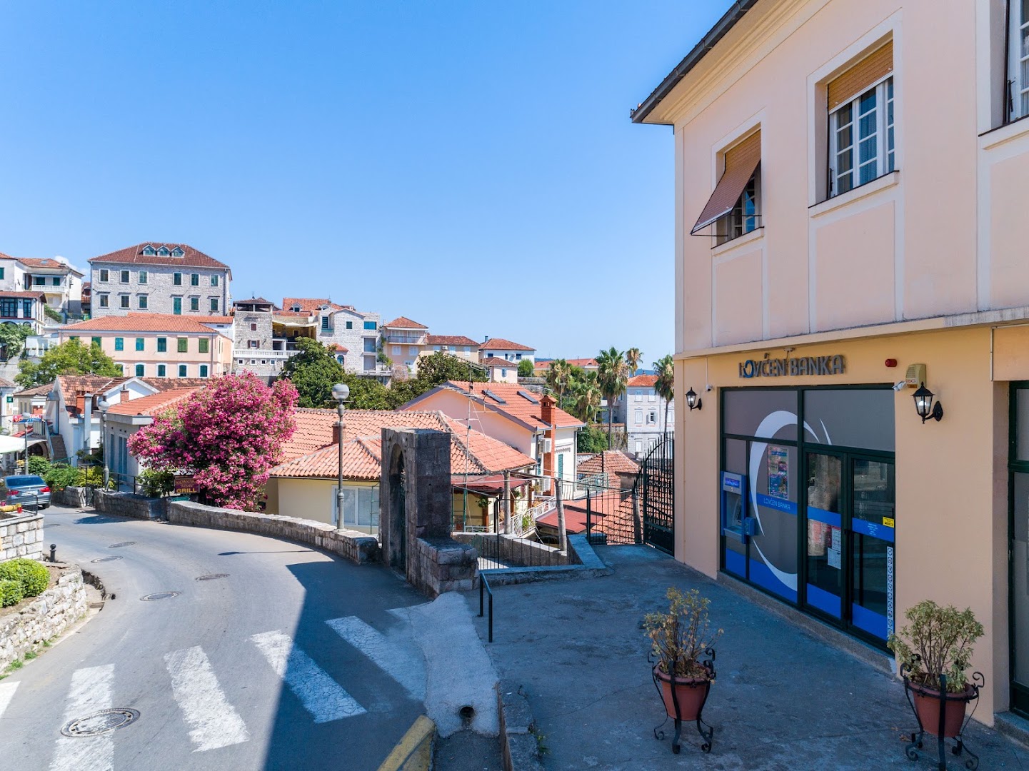 Lovćen banka AD / Filijala Herceg Novi / Bankomat / ATM photo 5