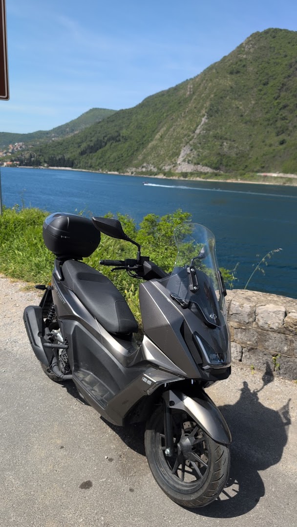 Rent a scooter Herceg Novi photo 4