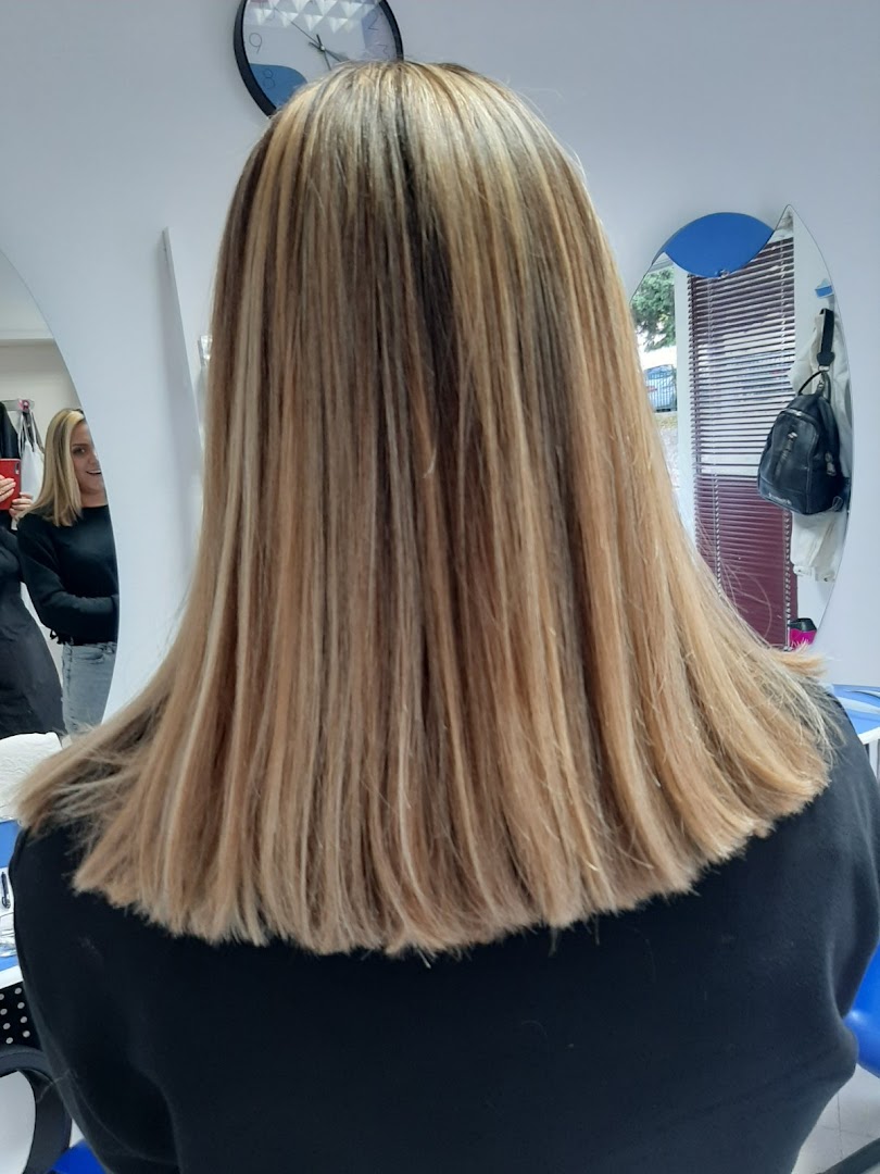 Unisex hair Lale`s photo 4