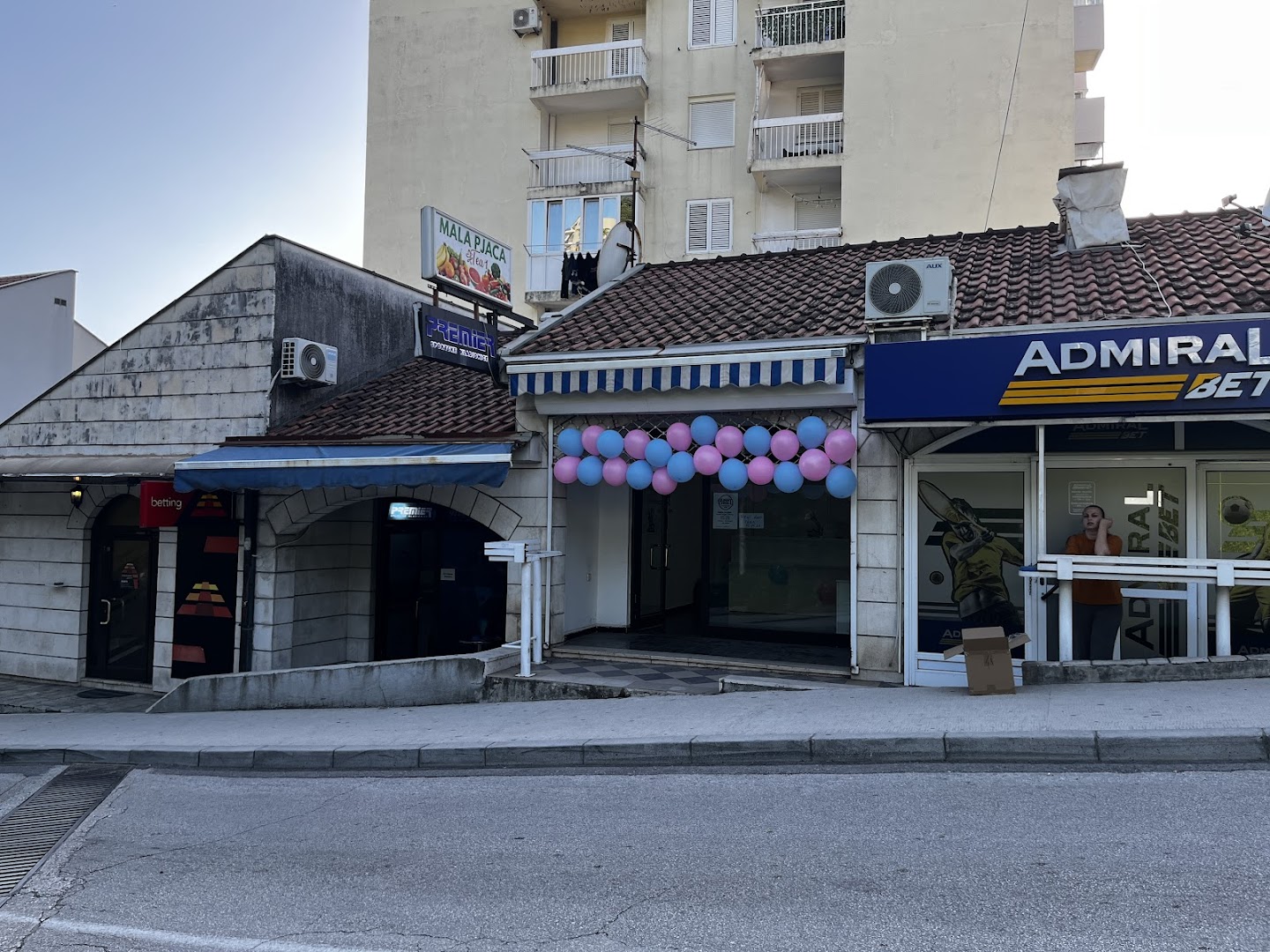 Wooden Gift shop - Sunny Chisel photo 1