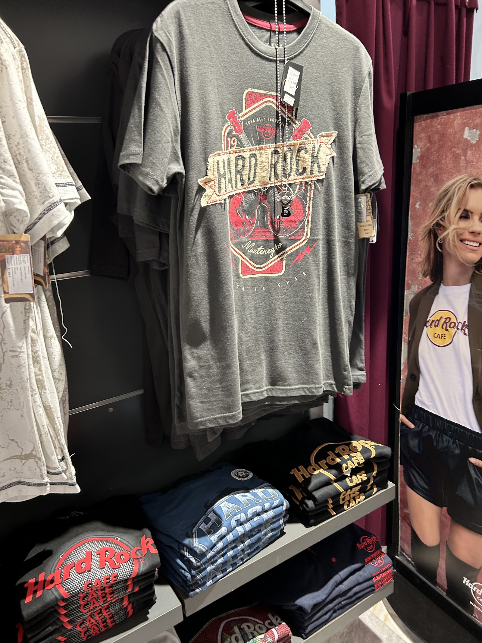 Hard Rock Cafe - Souvenir Rock Shop photo 9