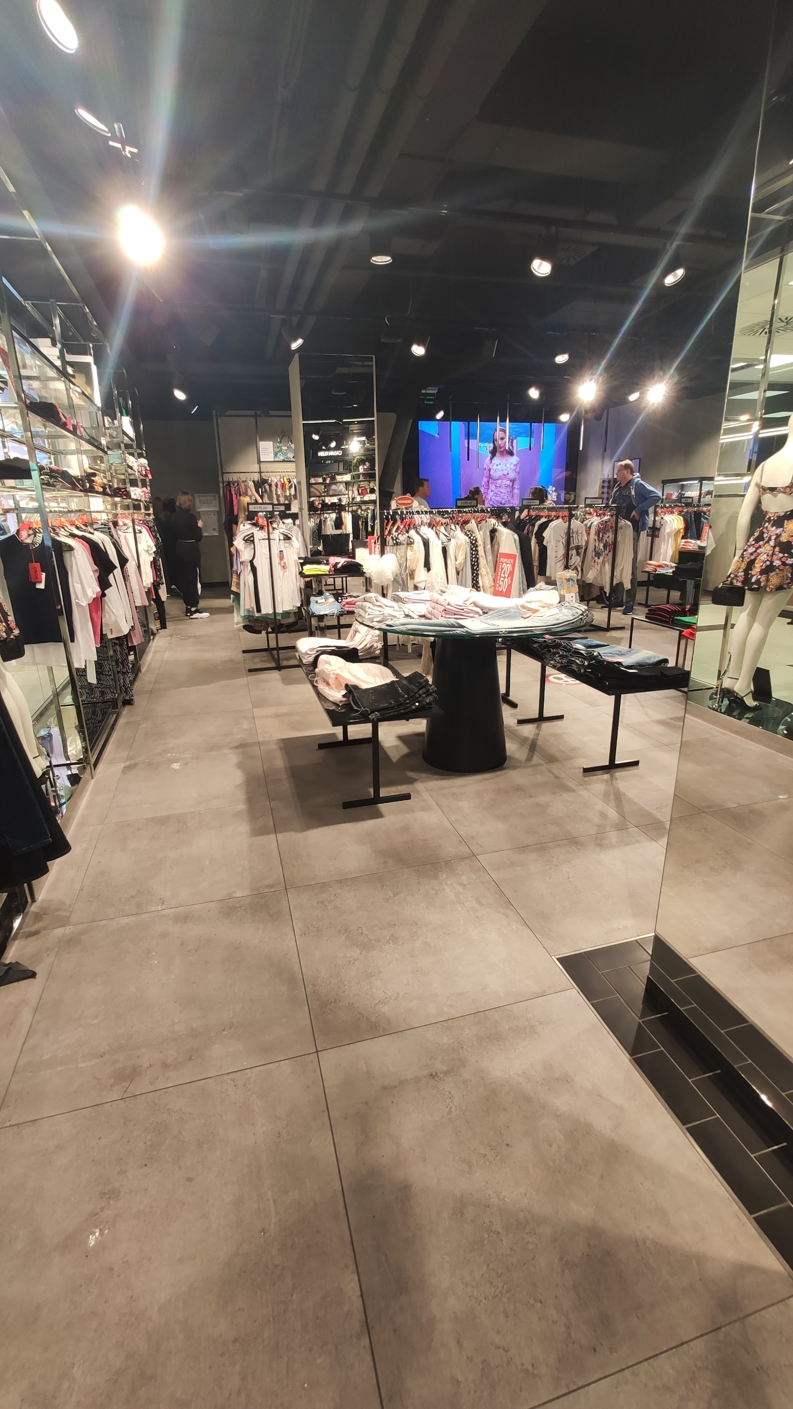 Fashion&Friends photo 4