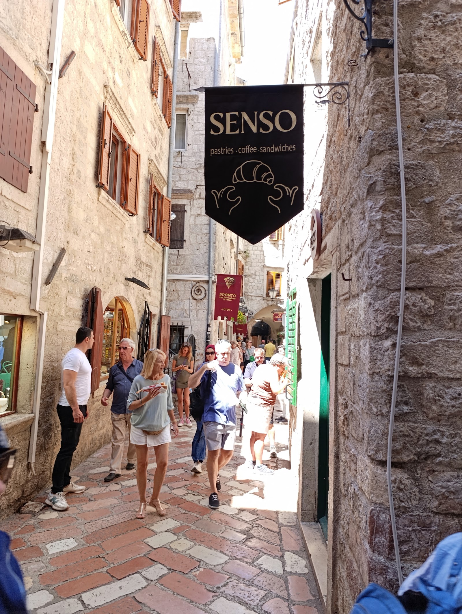 Luxury Shopping Center photo 6