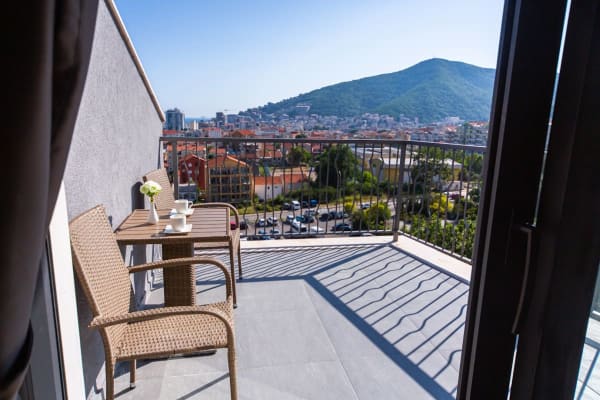 Rooftop Apartments & Rooms