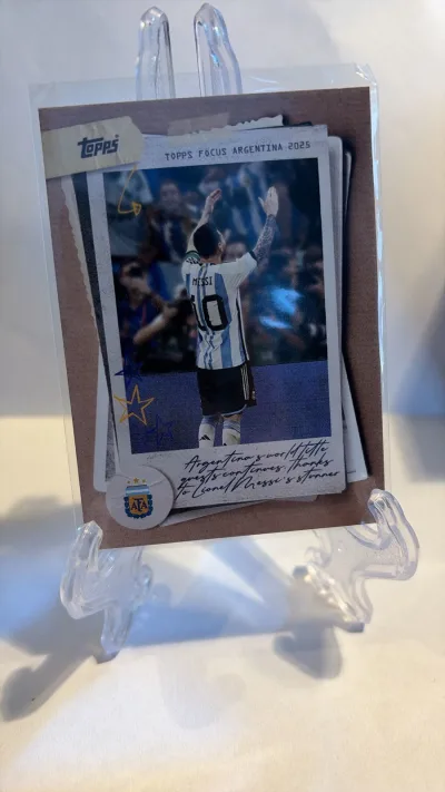 Lionel Messi #46 BASE TOPPS FOCUS