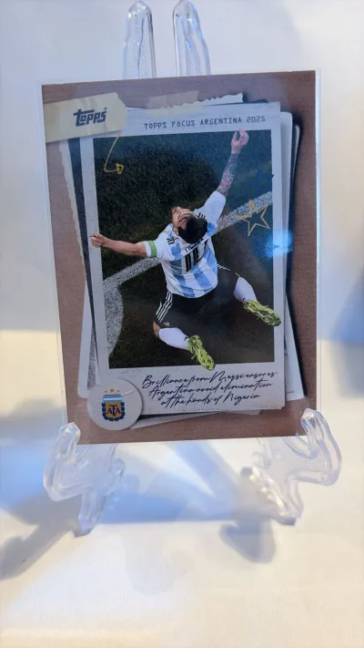 Lionel Messi #43 BASE TOPPS FOCUS