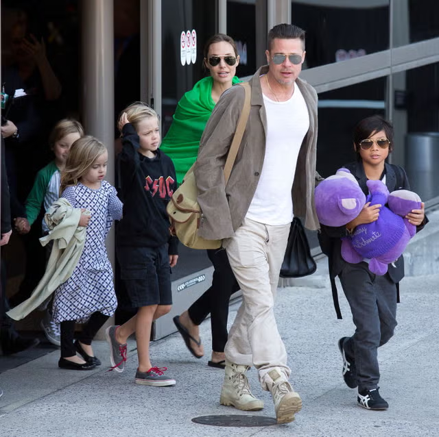 brad pitt - angelina jolie - kids