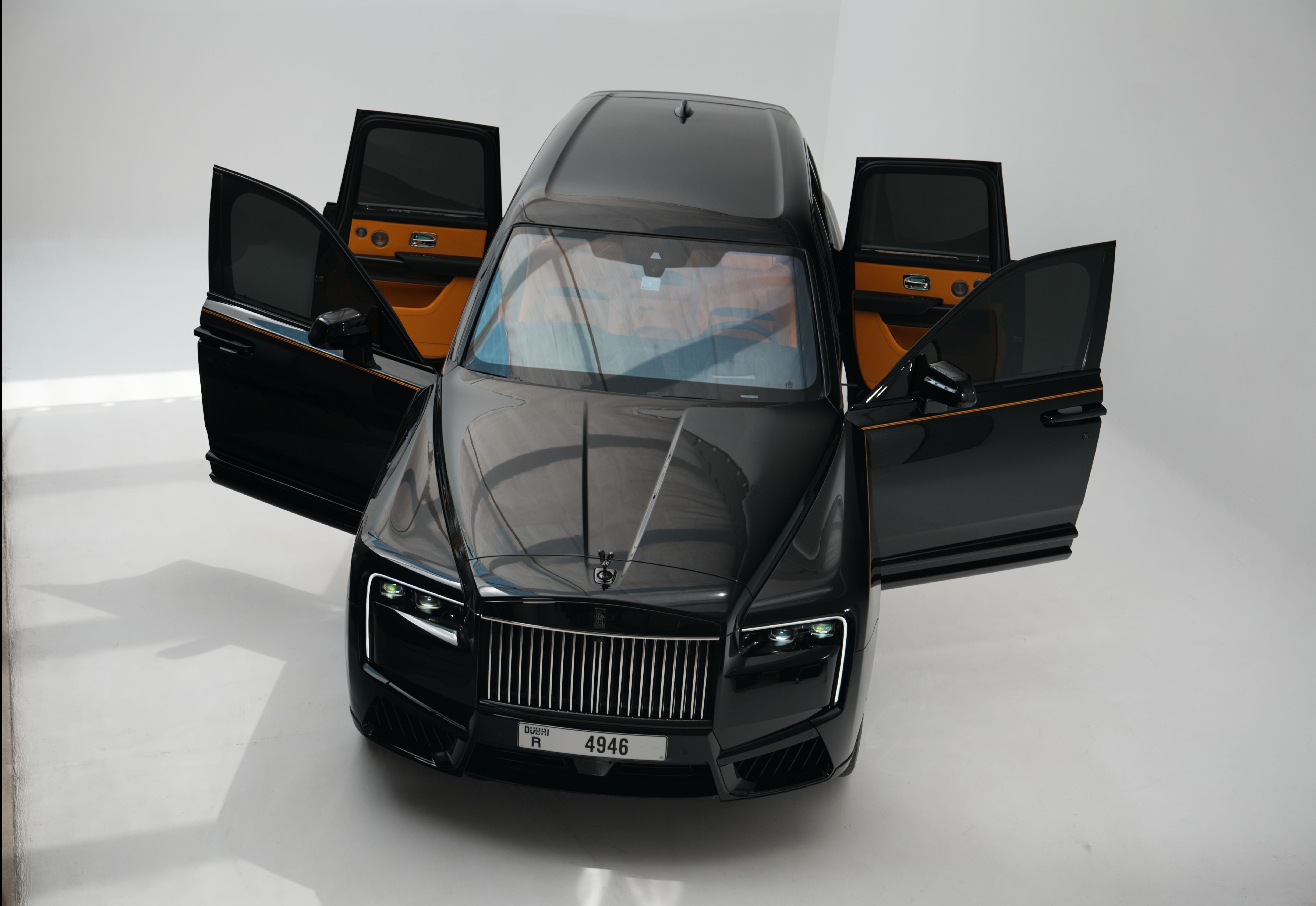 Rolls Royce Cullinan Black Badge 2025-Yellow Interior