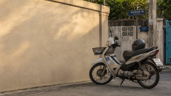 Acheter un scooter ou une moto en Thaïlande : green book et mutation