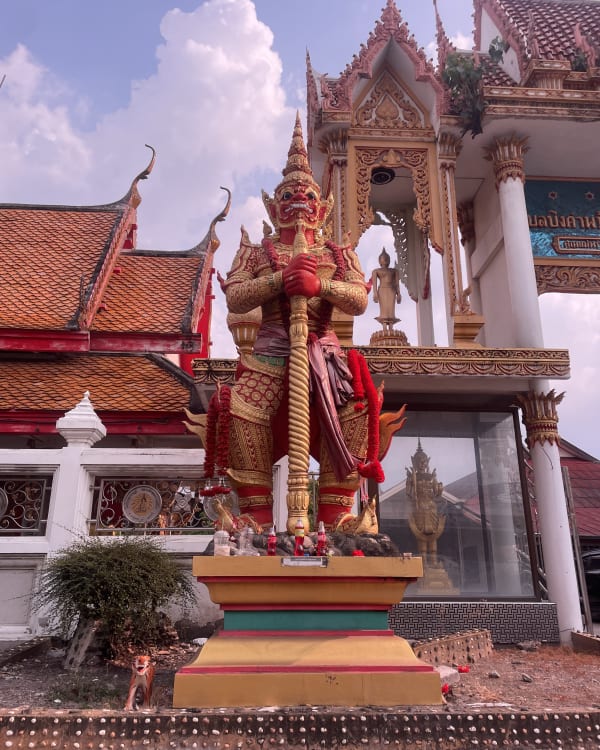 Statue de Yak (gardien de temple) à Wat Don Yai, Lam Luk Ka, Pathum Thani