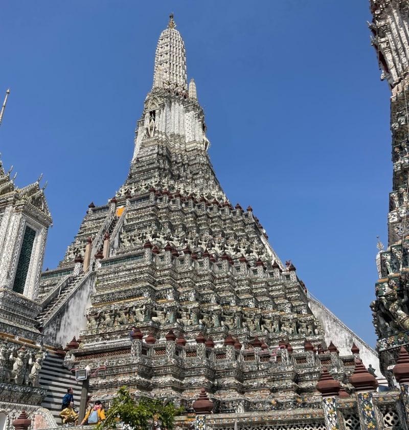 Le prang du Wat Arun couvert de porcelaine, Bangkok