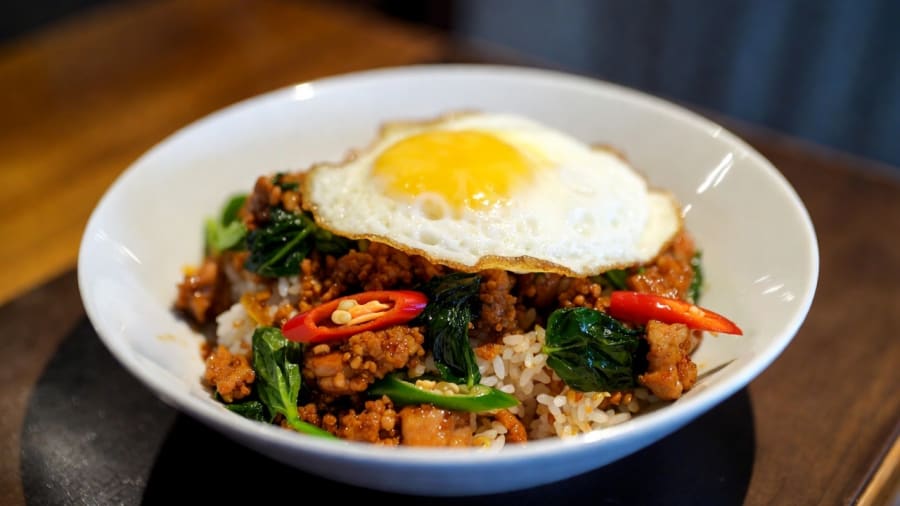 Pad Kaprao poulet haché basilic thaï