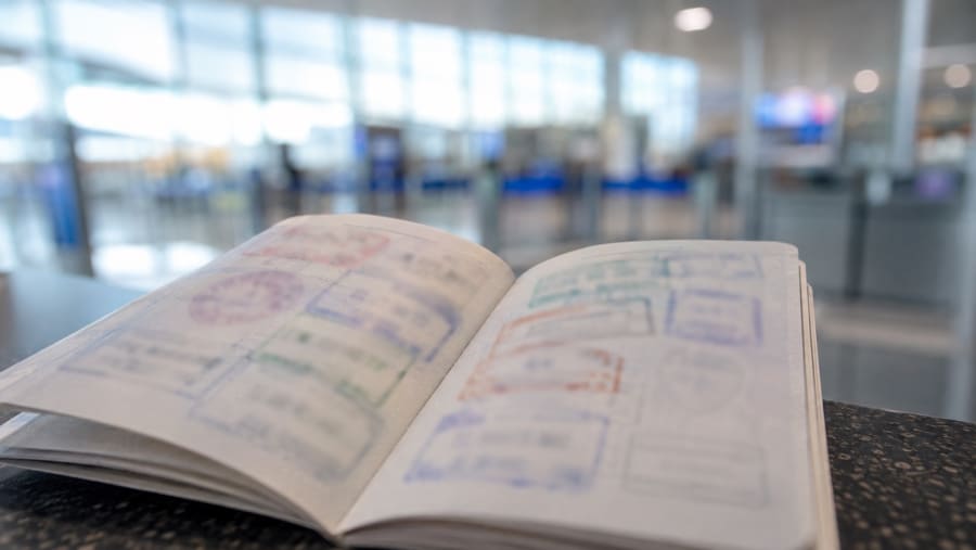 Passeport tamponné à l'aéroport, overstay Thaïlande
