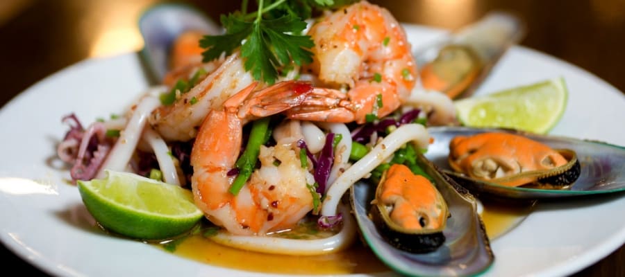 Yam Talay salade fruits de mer Thaïlande