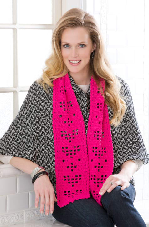 Modèle d'écharpe motif cœur au crochet gratuit