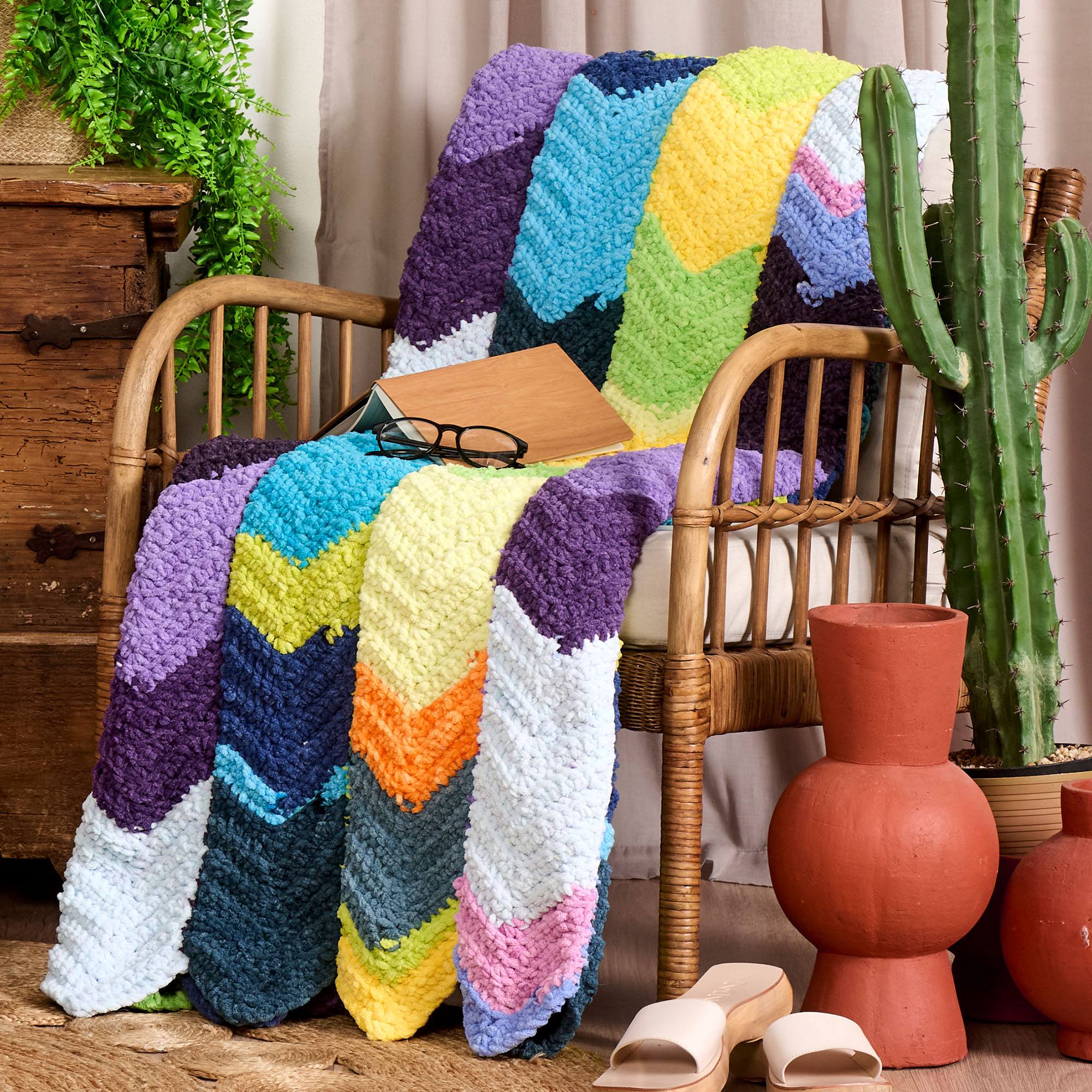 Patron gratuit de couverture chevron au crochet pour une décoration douillette